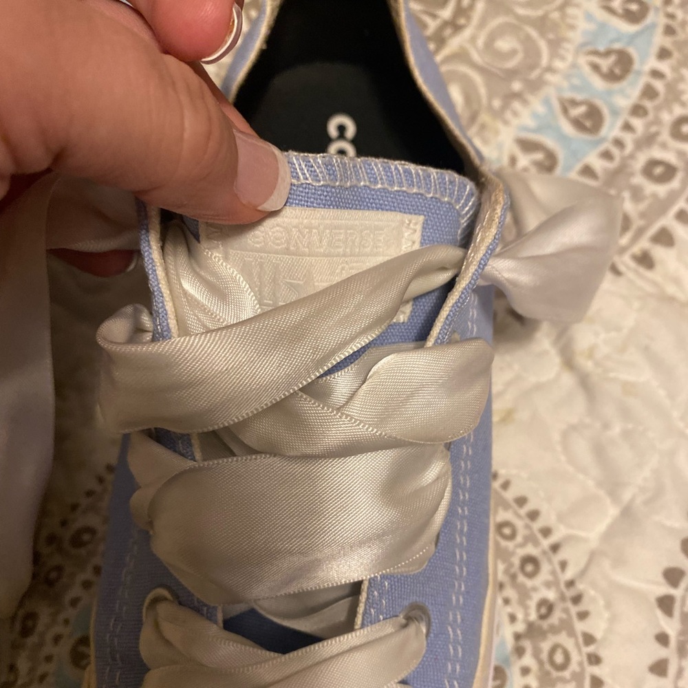 Converse - Picture 3 of 5